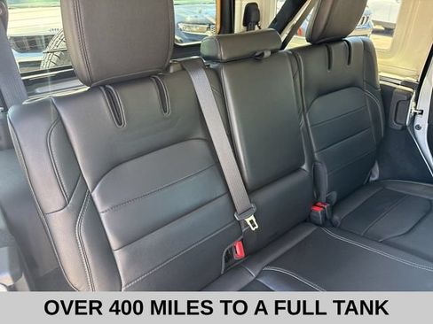 Used 2023 Jeep Wrangler Unlimited Sahara AWD/4WD image 28