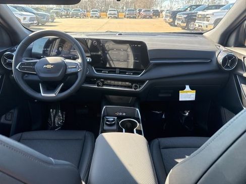 New 2026 Chevrolet Equinox LT w/ Convenience Package II FWD image 51