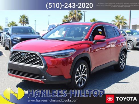 Used 2024 Toyota Corolla Cross XLE w/ Convenience Package FWD image 3