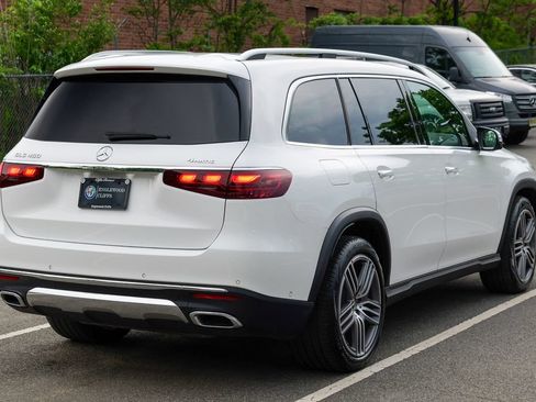 Used 2024 Mercedes-Benz GLS 450 4MATIC image 7