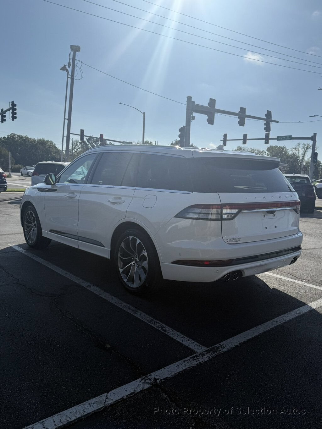 Used 2022 Lincoln Aviator Grand Touring w/ Equipment Group 301A AWD/4WD image 6
