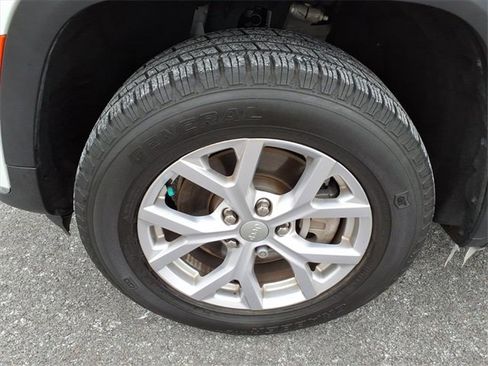 Used 2021 Jeep Grand Cherokee L Limited image 12