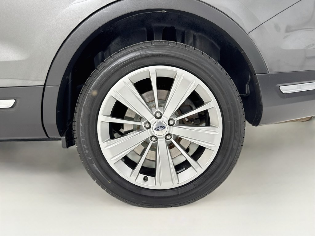 Used 2019 Ford Explorer Limited w/ Class III Trailer Tow Package AWD/4WD image 33