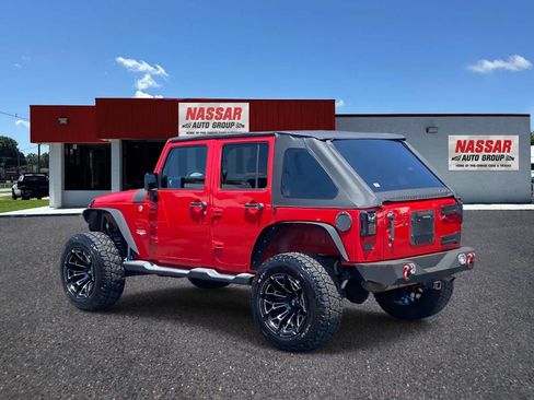 Used 2012 Jeep Wrangler Unlimited Sahara w/ Connectivity Group AWD/4WD image 4