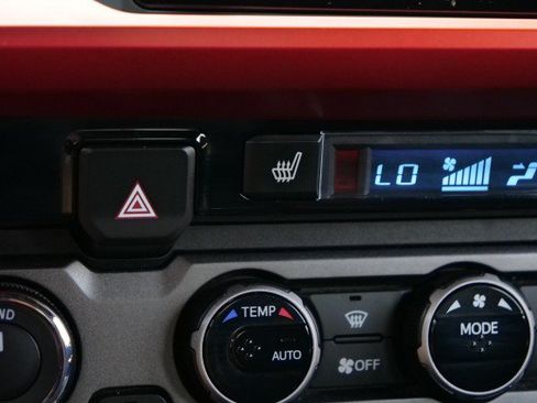 Used 2017 Toyota Tacoma TRD Sport w/ Premium & Technology Package AWD/4WD image 18