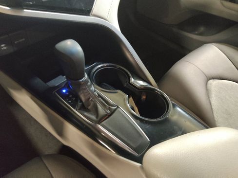 Used 2018 Toyota Camry LE w/ Convenience Package image 26