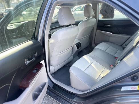 Used 2014 Toyota Camry XLE image 19