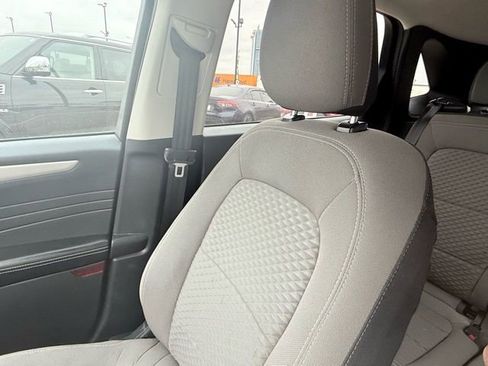 Used 2022 Ford Escape SE image 35