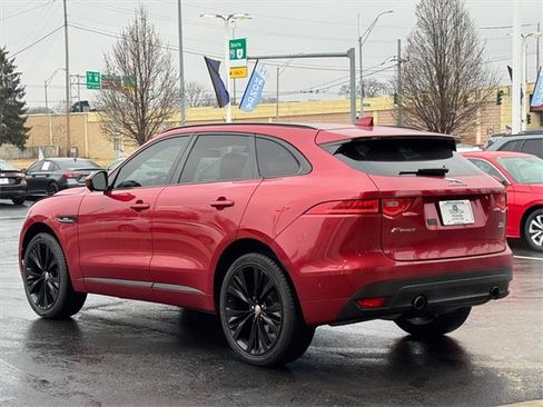 Used 2017 Jaguar F-PACE R-Sport image 9