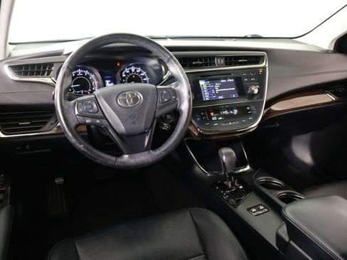 Used 2013 Toyota Avalon XLE image 2
