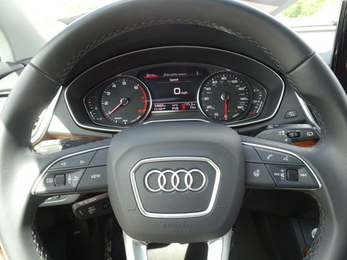 Certified 2023 Audi Q5 2.0T Premium w/ Convenience Package AWD/4WD image 16