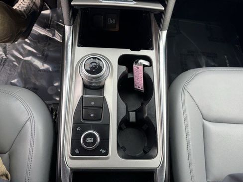 Certified 2021 Ford Explorer XLT w/ Equipment Group 202A image 20