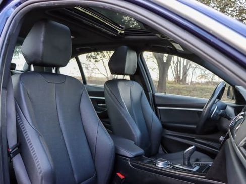 Used 2018 BMW 330i xDrive Sedan image 21