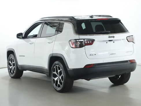 Used 2025 Jeep Compass Limited AWD/4WD image 39