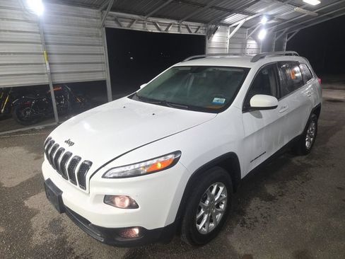Used 2015 Jeep Cherokee Latitude w/ Cold Weather Group AWD/4WD image 1