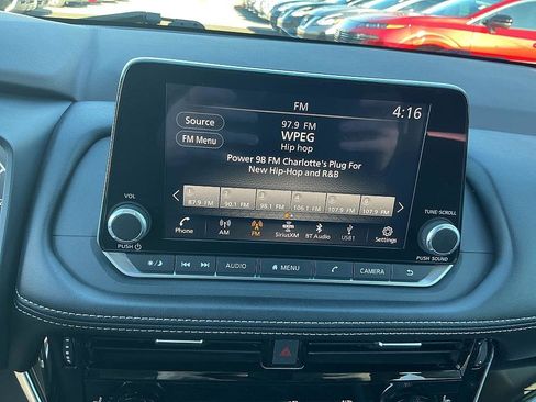 Used 2023 Nissan Rogue SL image 16