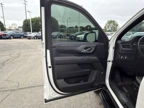 Used 2021 GMC Yukon SLT w/ SLT Premium Package AWD/4WD image 28