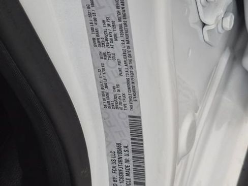 Used 2024 RAM 1500 Laramie AWD/4WD image 38
