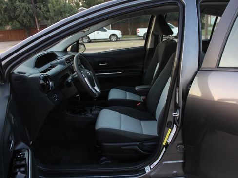 Used 2016 Toyota Prius C Two FWD image 12