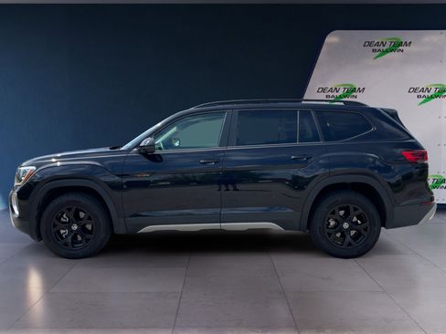 Certified 2024 Volkswagen Atlas Peak Edition SE AWD/4WD image 4