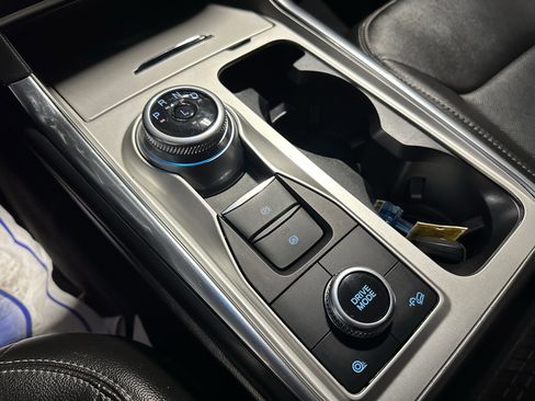 Used 2022 Ford Explorer Limited w/ Equipment Group 301A image 14