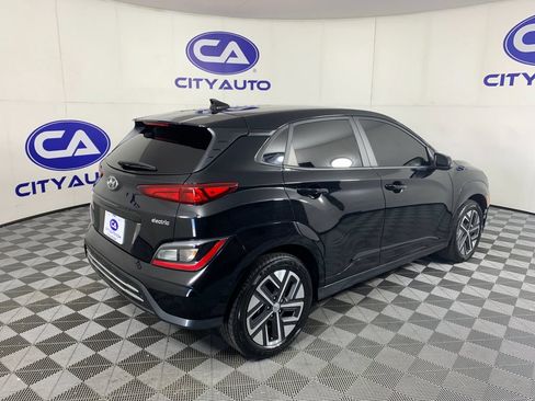 Used 2023 Hyundai Kona SE FWD image 3