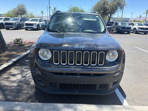 Used 2017 Jeep Renegade Latitude FWD image 2