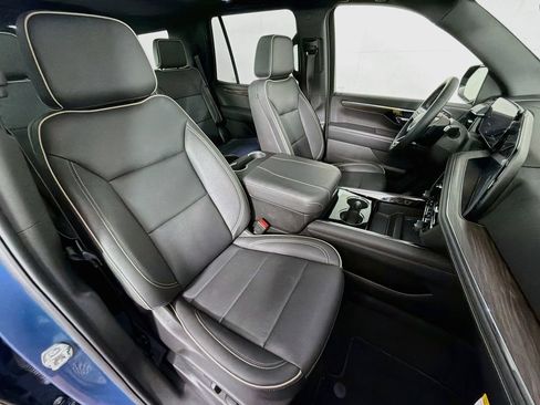 Used 2026 Chevrolet Tahoe Premier w/ Sun And Tow Package AWD/4WD image 31