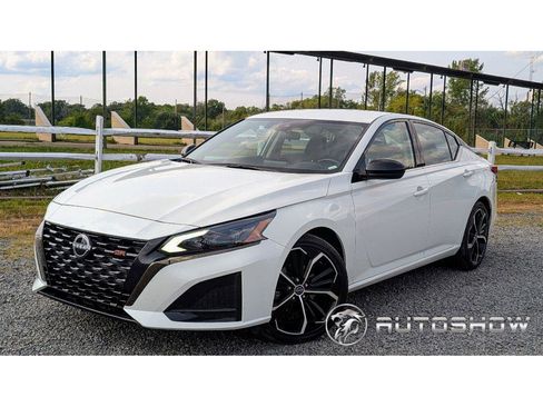 Used 2023 Nissan Altima 2.5 SR image 1