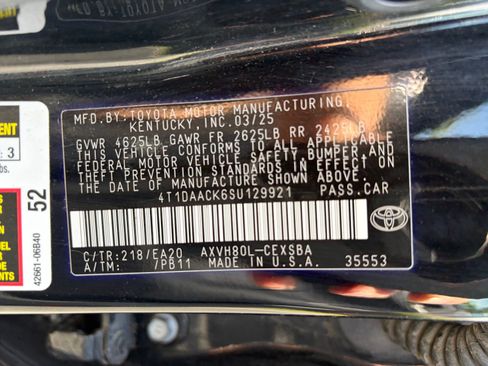 Used 2025 Toyota Camry SE FWD image 32