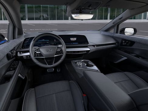 New 2025 Cadillac Optiq Luxury 2 image 29