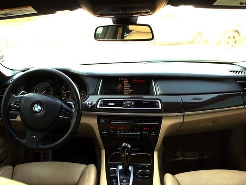 Used 2015 BMW 750Li image 11