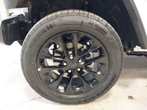 Used 2025 Jeep Wrangler Unlimited Sahara w/ Safety Group image 19