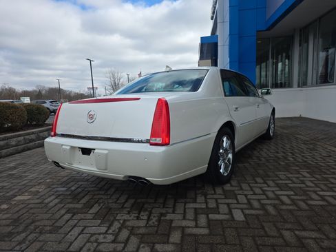 Used 2011 Cadillac DTS Luxury image 5