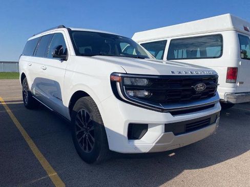 Certified 2025 Ford Expedition Max Platinum AWD/4WD image 4