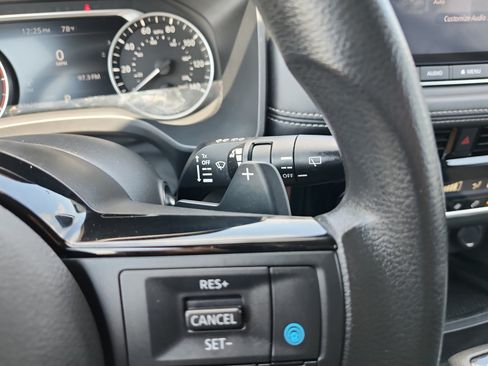 Used 2021 Nissan Rogue SV AWD/4WD image 23