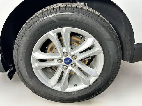 Certified 2020 Ford Edge SEL w/ Cold Weather Package image 8