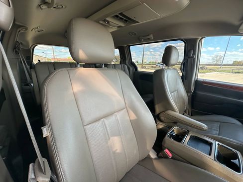 Used 2012 Chrysler Town & Country Touring w/ Entertainment Group #1 image 24