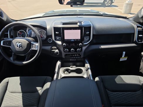 New 2026 RAM 1500 Express AWD/4WD image 18