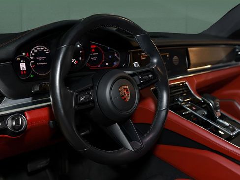 Used 2023 Porsche Panamera 4 Platinum Edition image 30