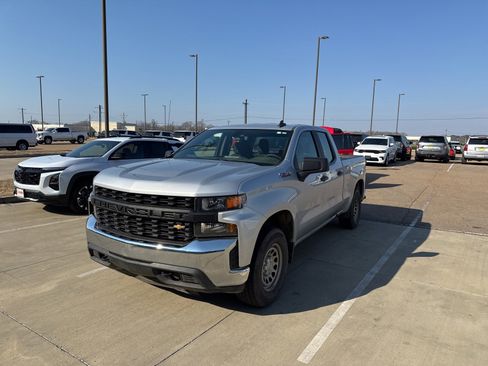 Used 2021 Chevrolet Silverado 1500 W/T w/ Z71 Off-Road Package image 1