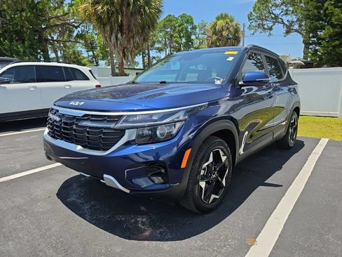 Certified 2025 Kia Seltos EX w/ EX Sunroof Package FWD image 6