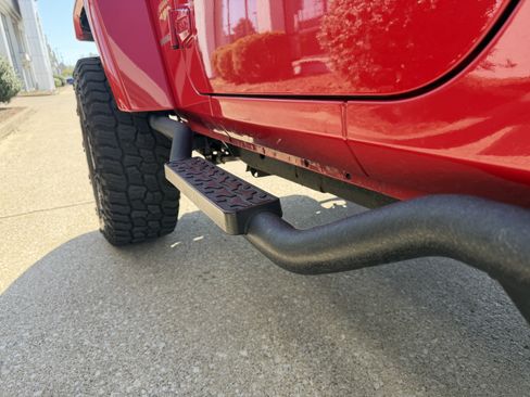 Used 2012 Jeep Wrangler Sahara w/ Mopar Chrome Edition Group image 12