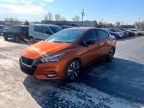 Used 2021 Nissan Versa SR w/ Trunk Package image 9