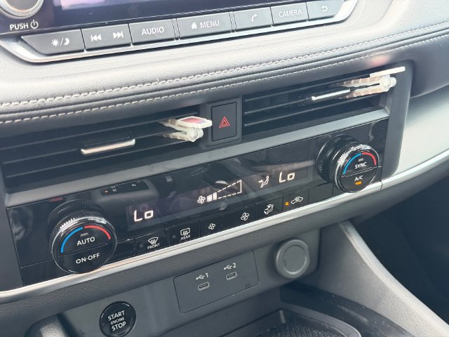 Used 2025 Nissan Rogue SV FWD image 23