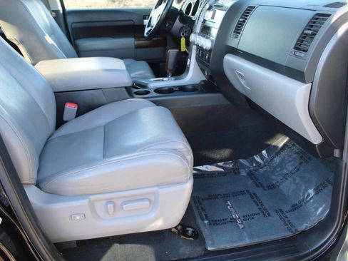 Used 2012 Toyota Tundra Limited w/ Memory Pkg image 9