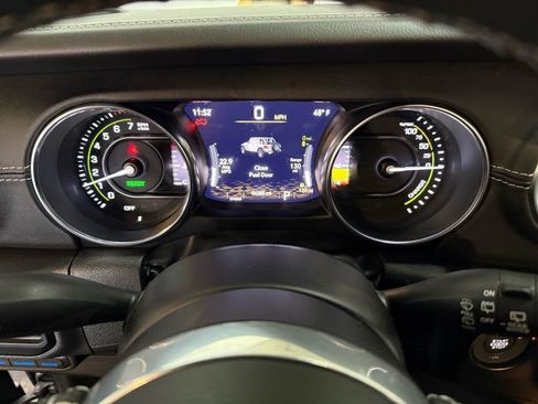 Used 2023 Jeep Wrangler Unlimited Sahara w/ Cold Weather Group image 7