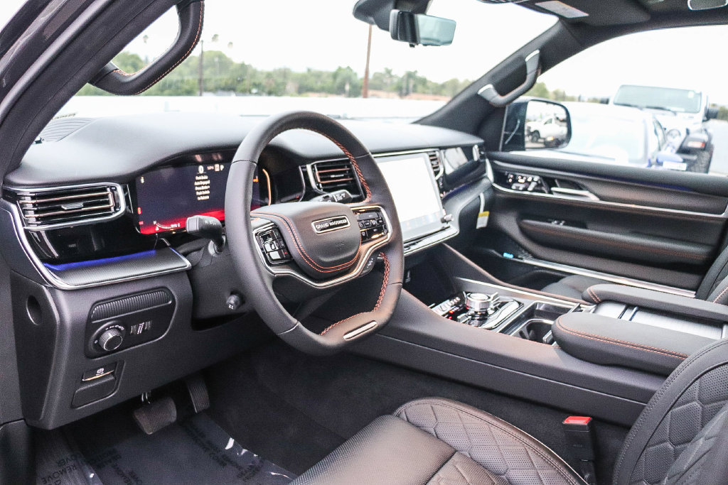 New 2026 Jeep Grand Wagoneer L Summit AWD/4WD image 24
