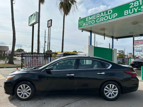 Used 2018 Nissan Altima 2.5 S image 3