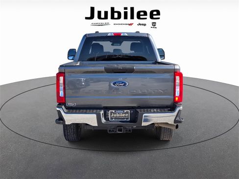 Used 2025 Ford F250 XLT image 3